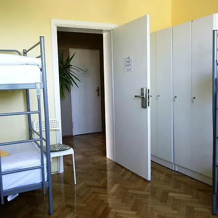 Хостел Green House *