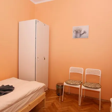 Хостел Green House *